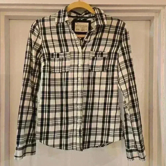 Aeropostale Womens Plaid Long Sleeve Button Down Shirt Black White Size Medium - Picture 1 of 7